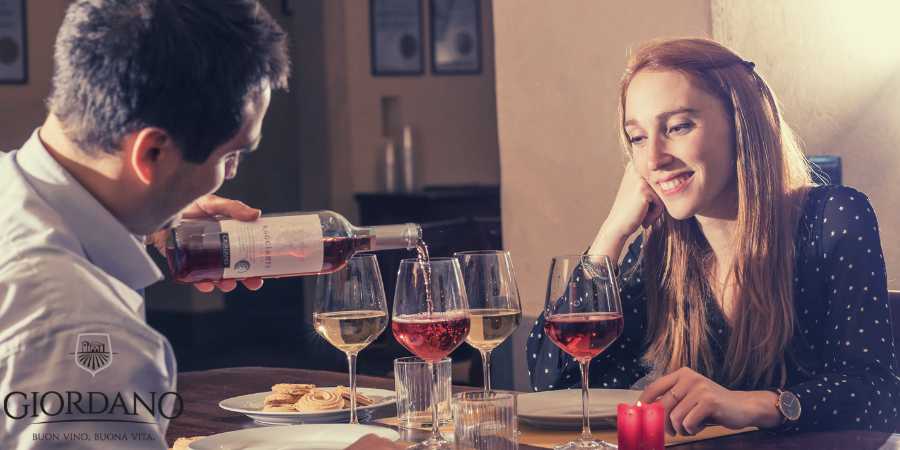 Zu Tisch am Valentinstag: Das Menü für ein perfektes romantisches Abendessen Zu Tisch am Valentinstag: Das Menü für ein perfektes romantisches Abendessen