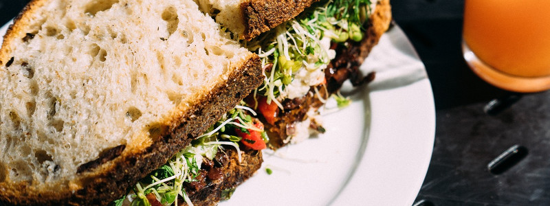 Panino con bruschetta di verdure grigliate e...