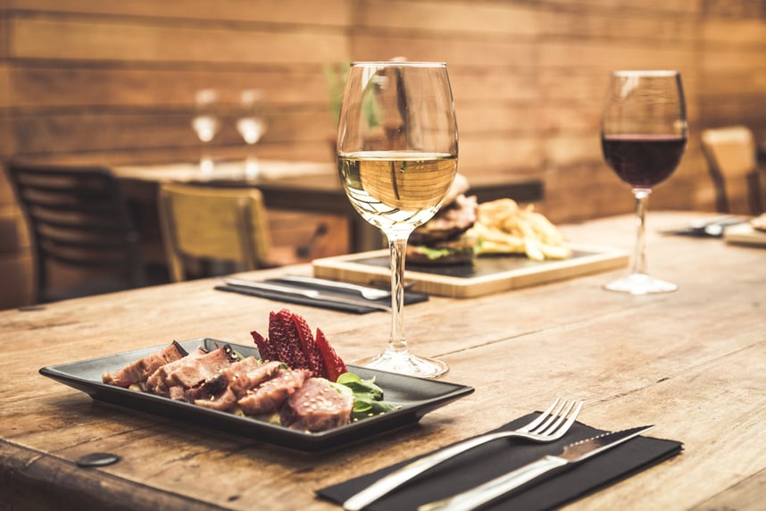 schweinefleisch und weiss oder rotwein